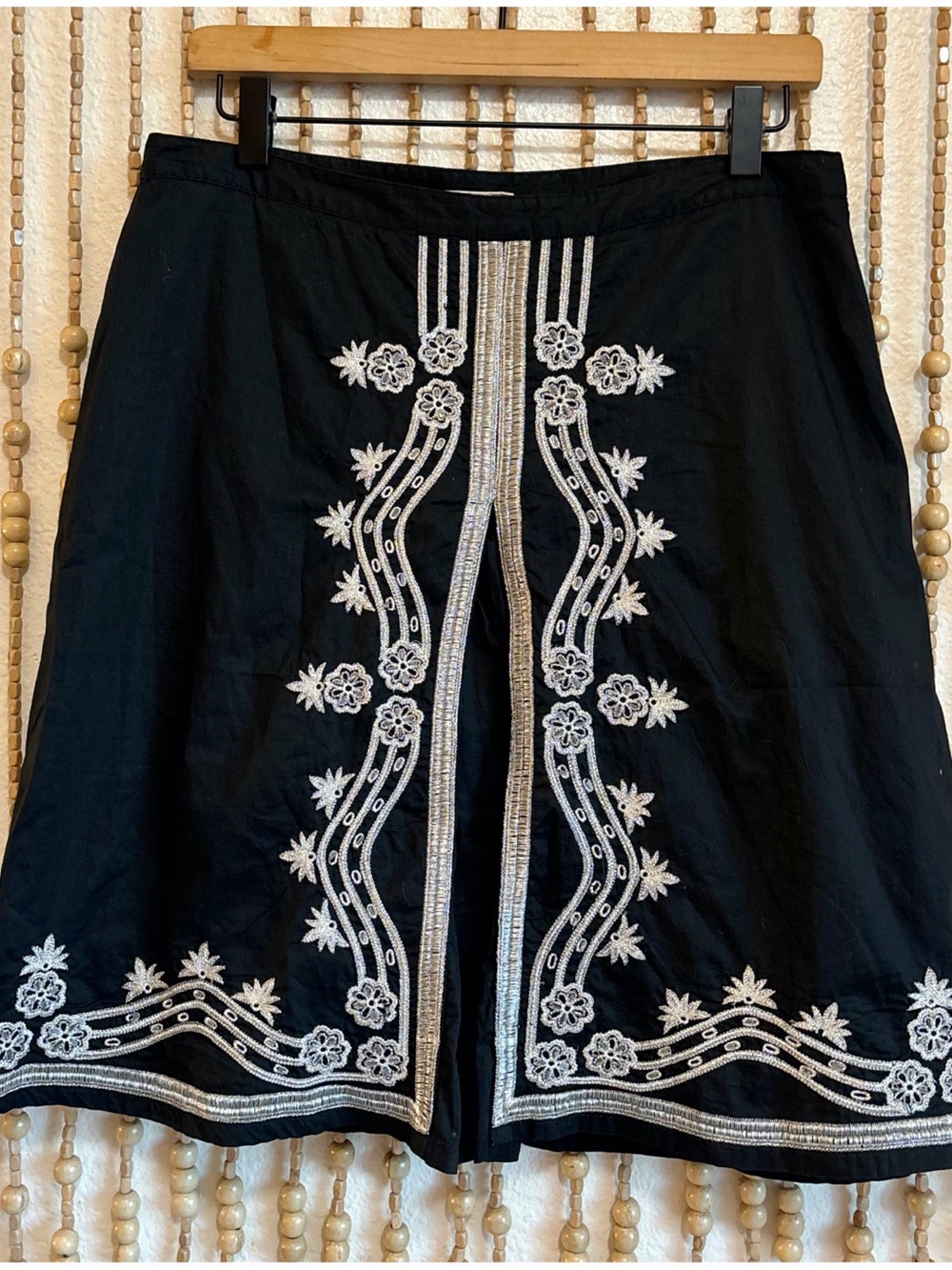 Vintage Old Navy 08 Black Silver Embroidered Floral Folk Boho Midi A Line Skirt